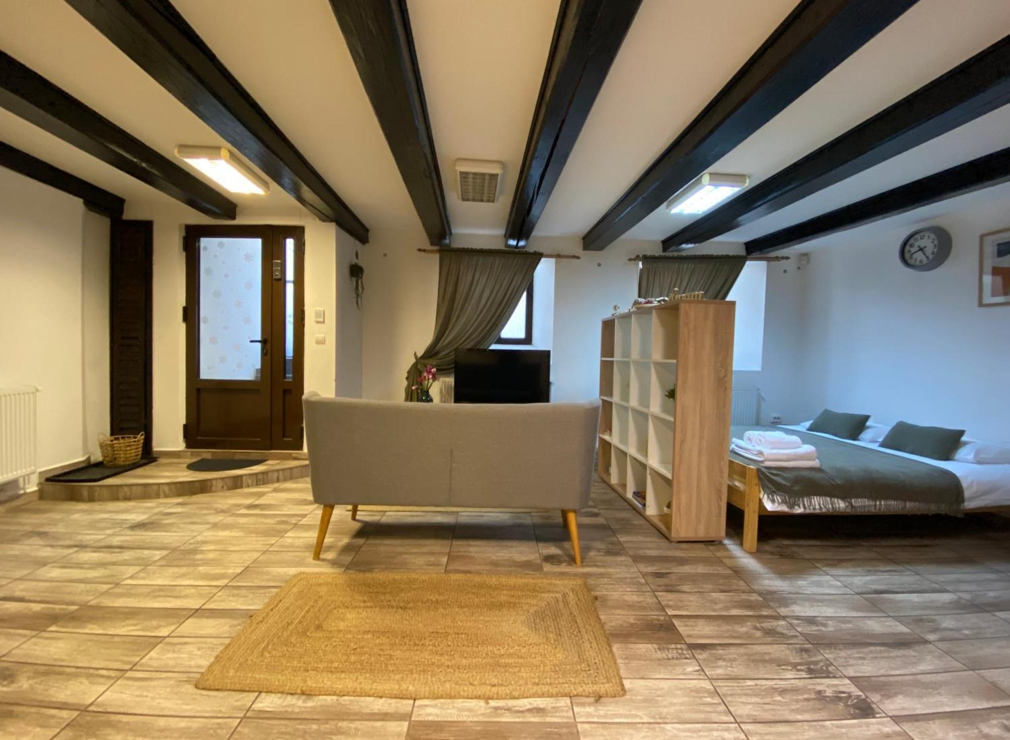 Piata Sfatului Brassai Plus - Annastasia'S Studio Braşov Eksteriør billede